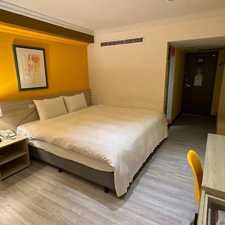 Lily Hotel Kaohsiung Exterior foto