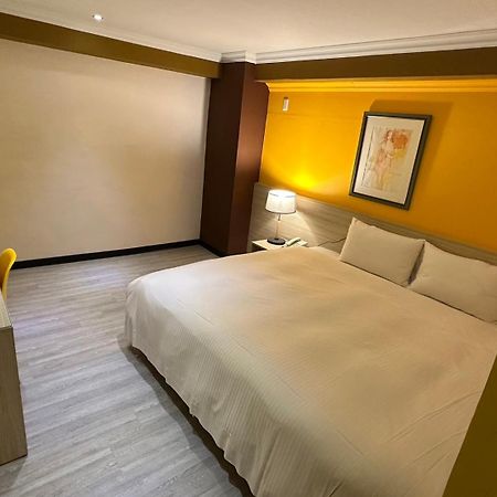 Lily Hotel Kaohsiung Exterior foto
